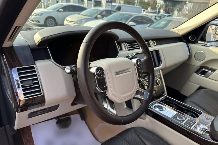 路虎 揽胜 2014款 改款 3.0 SC V6 Vogue中控内饰7003