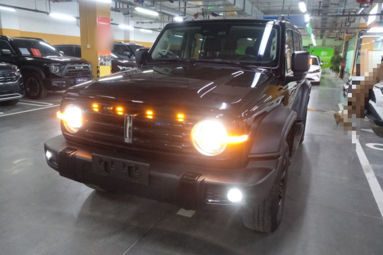 坦克300 2021款 越野版 2.0T 挑战者车身外观2