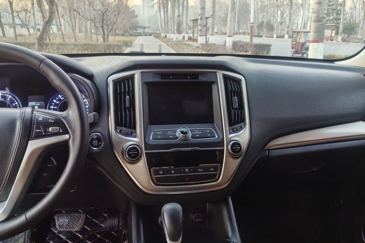 长安CS95 2017款 2.0T 两驱智途版中控内饰7010