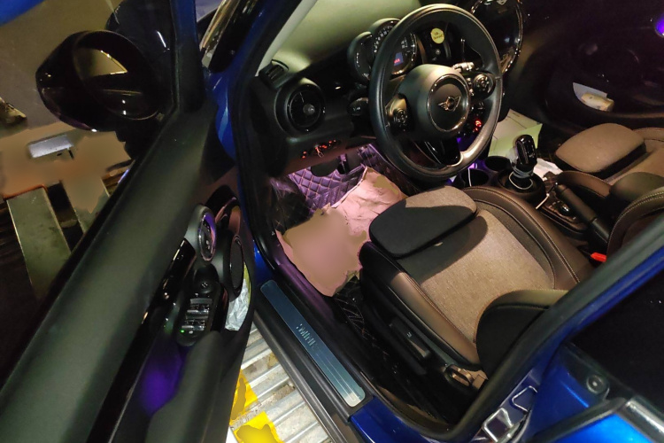 MINI 2019款 1.5T COOPER 经典派 五门版中控内饰7003