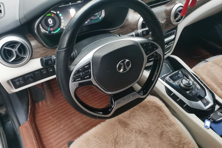 北京汽车 北京EU5 2018款 R500 智风版中控内饰13