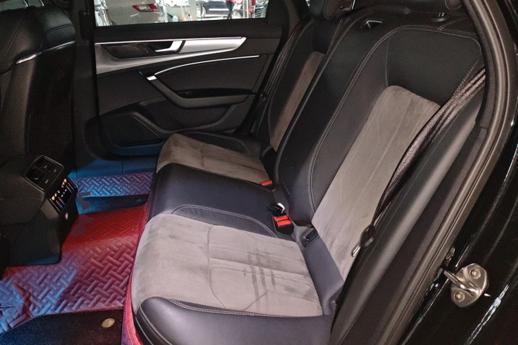 奥迪A6L 2021款 45 TFSI 臻选动感型中控内饰21