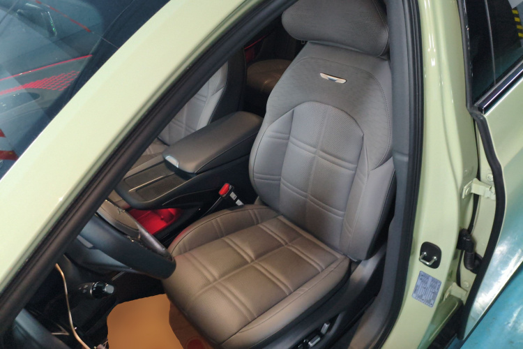 红旗EH7 2024款 690 Pro中控内饰19