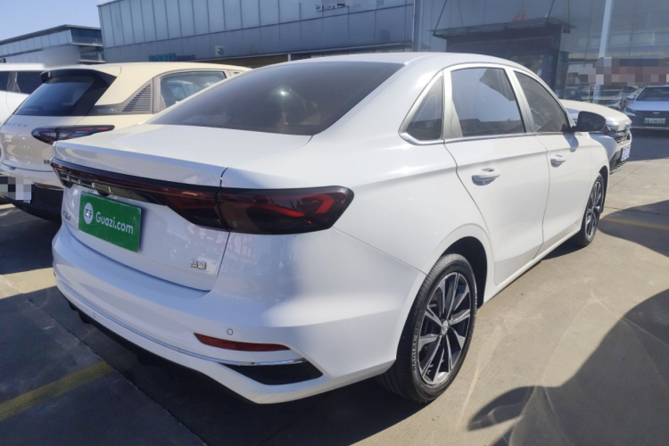 吉利汽车 帝豪 2025款 第4代 1.5L CVT旗舰型车身外观7