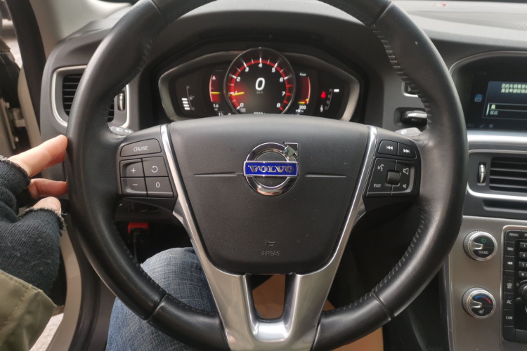 沃尔沃S60 2017款 S60L T4 智远版中控内饰13