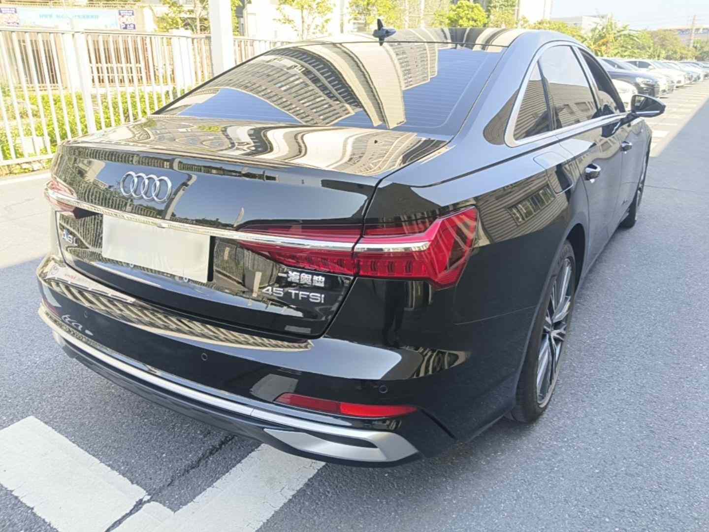 奥迪A6L 2024款 45 TFSI 臻选动感型(4)