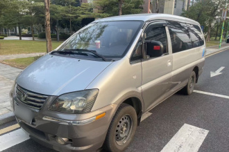 东风风行 菱智 2013款 M5 Q7 2.0L 7座长轴舒适型