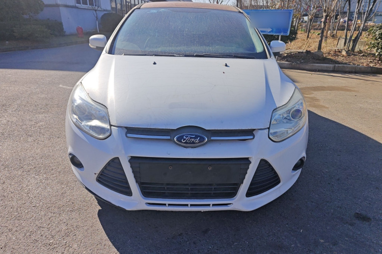 福特 福克斯 2012款 两厢 1.6L 自动舒适型车身外观2