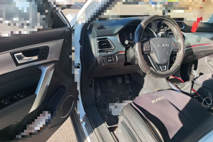 哈弗H2 2017款 蓝标 1.5T 手动两驱精英型中控内饰20