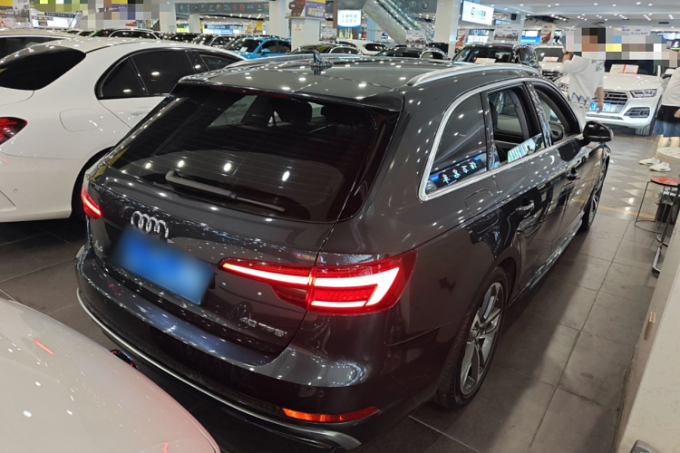 奥迪A4(进口) 2020款 Avant 先锋派 40 TFSI 时尚动感型车身外观6005