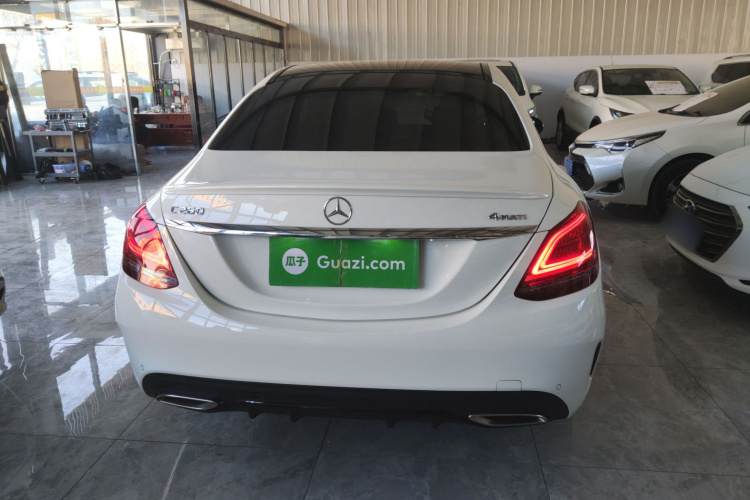 奔驰C级 2019款 C 260 运动版 4MATIC车身外观6