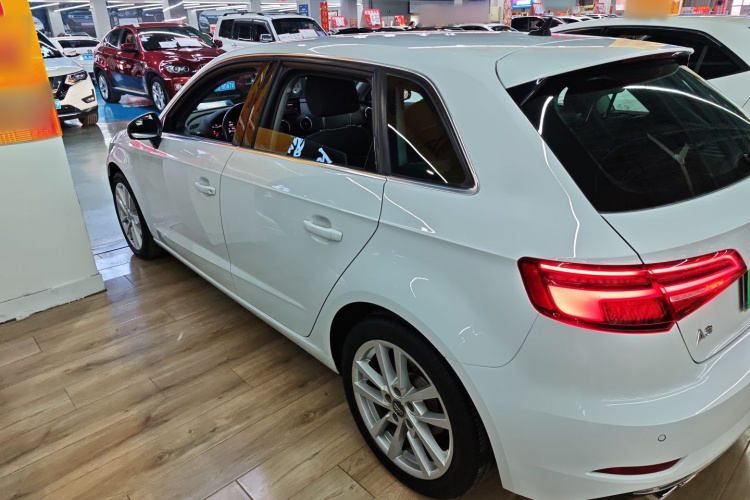 奥迪A3 2019款 Sportback 35 TFSI 进取型 国V车身外观4