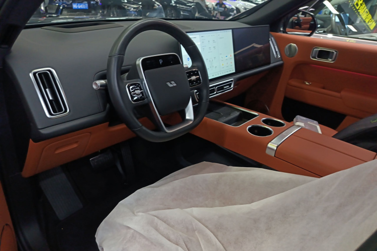 理想汽车 理想L9 2024款 Ultra中控内饰12