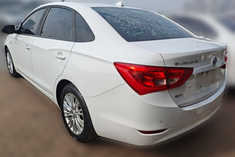 别克 英朗 2016款 15N 自动精英型车身外观5
