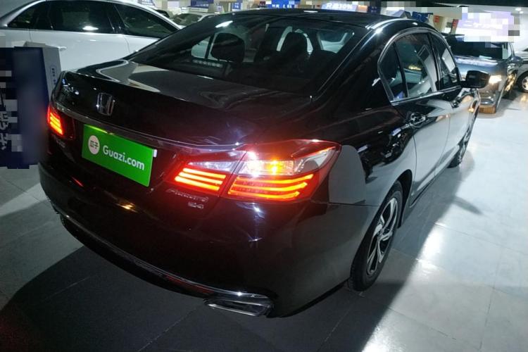 本田 雅阁 2016款 2.0L 舒适版车身外观7