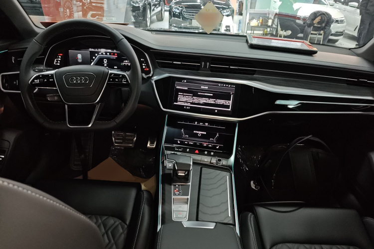 奥迪A6L 2025款 45 TFSI quattro 臻选动感型中控内饰12