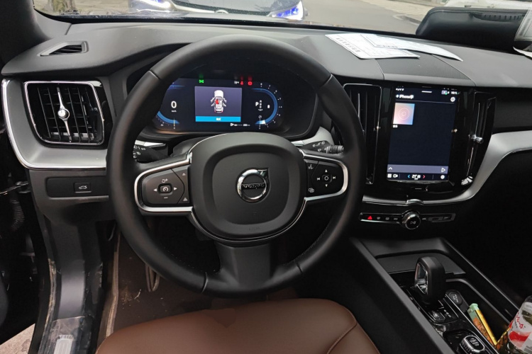 沃尔沃XC60 2026款 B5 四驱智逸豪华版中控内饰13