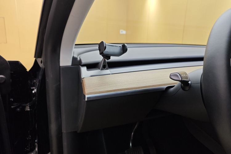 特斯拉 Model Y 2021款 标准续航后驱版中控内饰7004