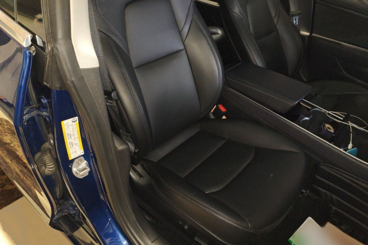 特斯拉 Model 3 2019款 标准续航后驱升级版局部细节41