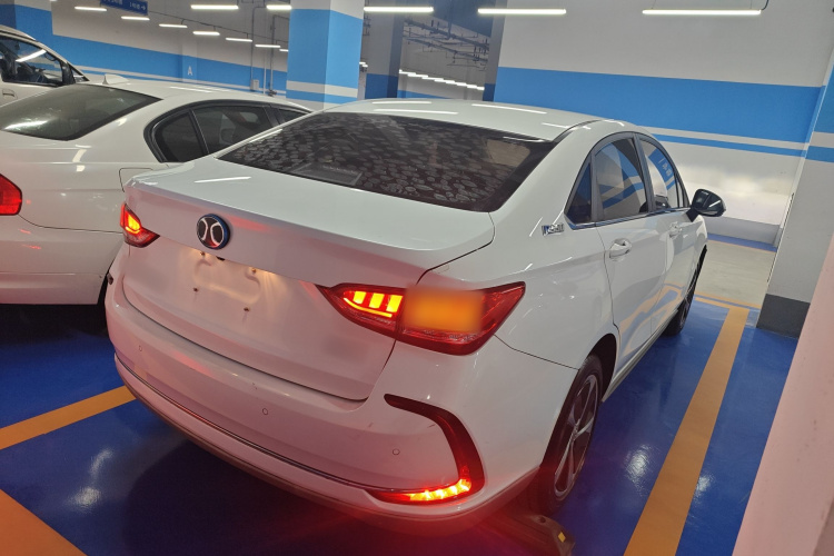 北京汽车 北京EU5 2018款 R550 智潮版车身外观7