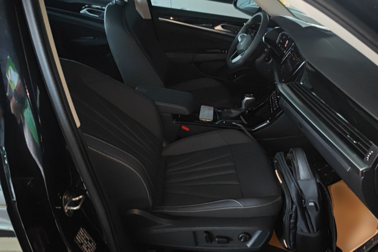 大众 帕萨特 2025款 出众款 380TSI 星空龙腾版局部细节41