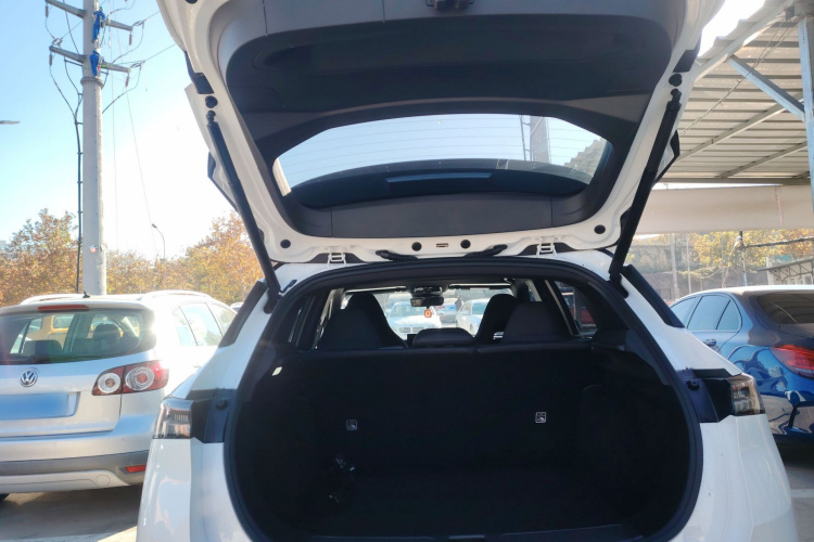 领克06 2025款 Renew 1.5T Halo机舱底盘23