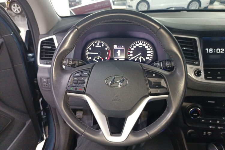 现代 途胜 2015款 1.6T 双离合两驱智能型局部细节13