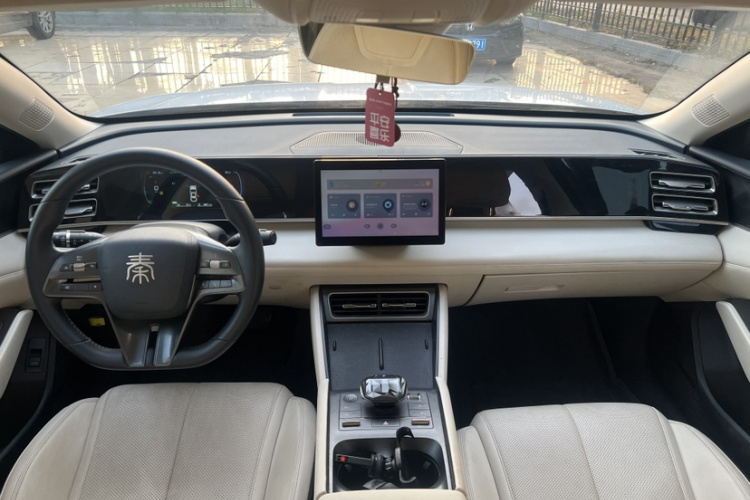 比亚迪 秦L 2024款 DM-i 80KM领先型中控内饰7001