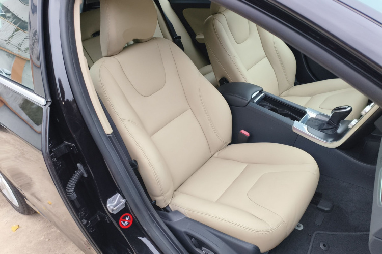 沃尔沃V60 2014款 改款 T5 智逸版局部细节41