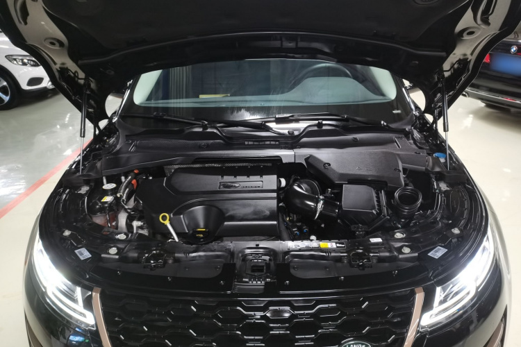 路虎 揽胜极光 2023款 极光L 249PS 科林斯古铜特别版机舱底盘24