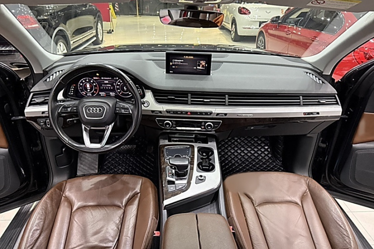 奥迪Q7 2016款 45 TFSI 技术型中控内饰7001