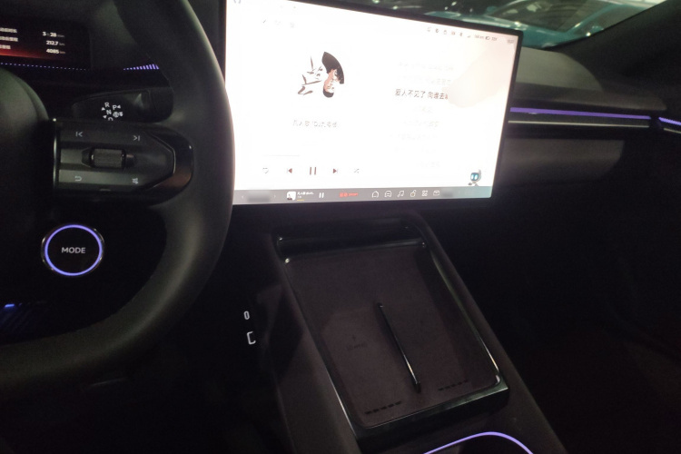 小鹏P7 2025款 702 长续航 Ultra中控内饰12
