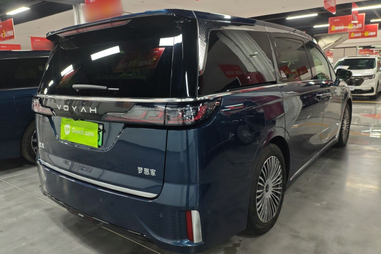 岚图汽车 岚图梦想家 2025款 PHEV 四驱旗舰鲲鹏版车身外观7