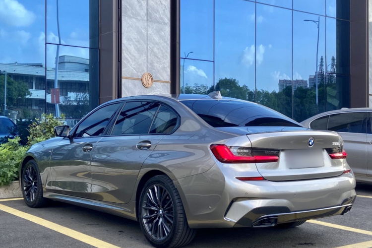 宝马3系 2021款 改款 325Li M运动曜夜套装车身外观6003