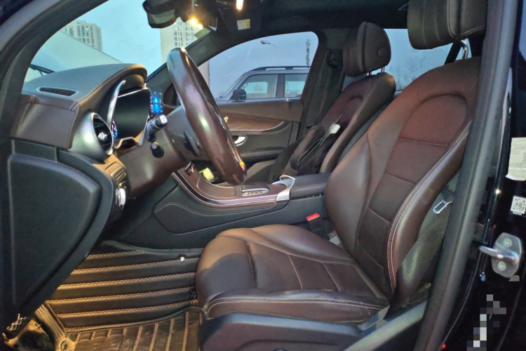奔驰GLC 2020款 改款 GLC 300 L 4MATIC 动感型中控内饰19