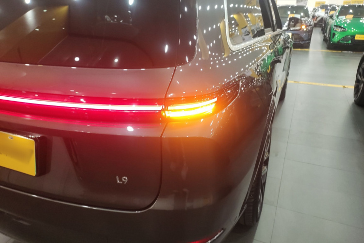 理想汽车 理想L9 2023款 Pro车身外观9