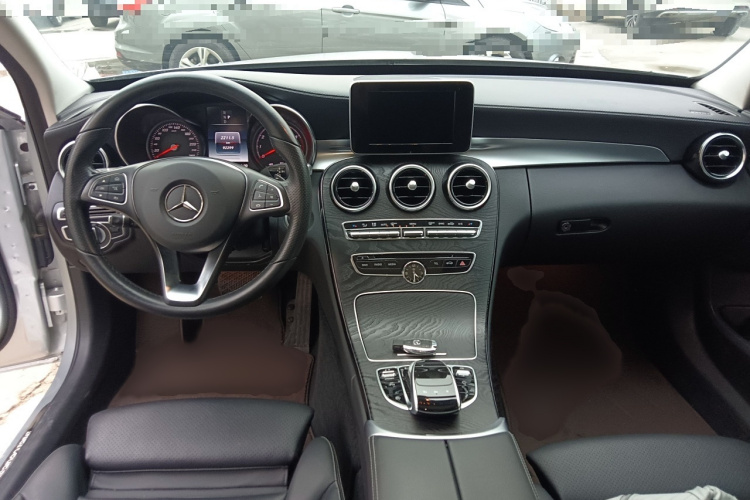 奔驰C级 2017款 改款 C 200 L 运动版中控内饰7002