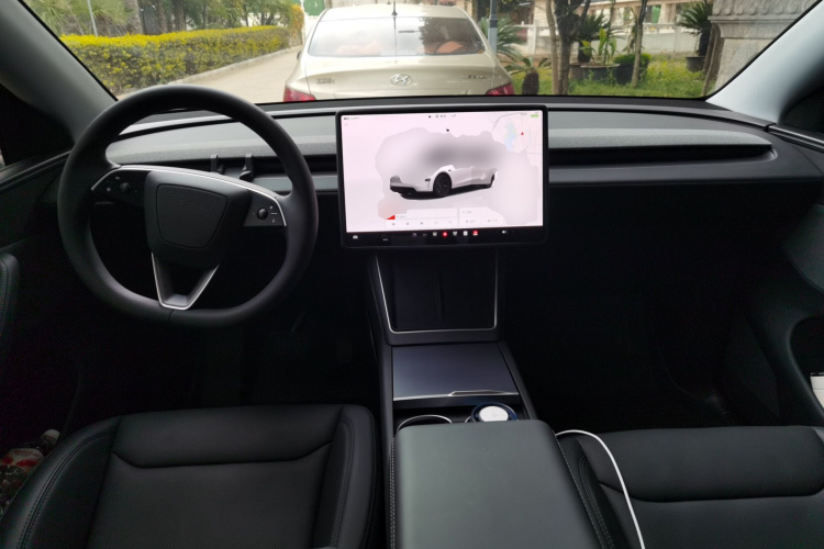 特斯拉 Model Y 2025款 后轮驱动版中控内饰12