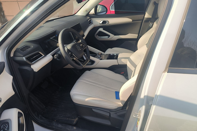 比亚迪 元UP 2024款  401KM 活力版中控内饰19