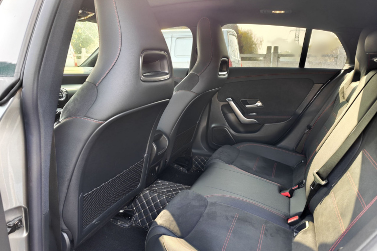 奔驰CLA 2024款 CLA 200 猎跑车中控内饰7004