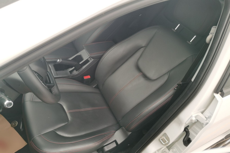 奇瑞 瑞虎3X 2021款 改款 钻石版 1.5L 手动2克拉中控内饰19