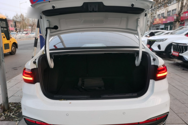 大众 朗逸 2023款 300TSI DSG满逸版机舱底盘23