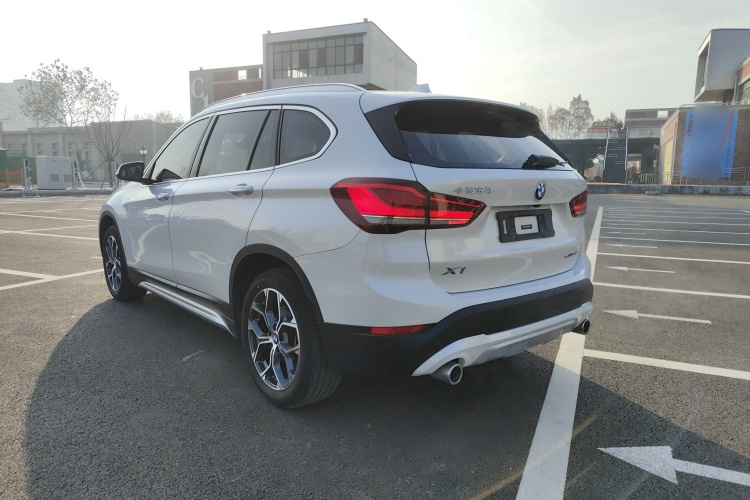 宝马X1 2020款 sDrive20Li 尊享型车身外观6006