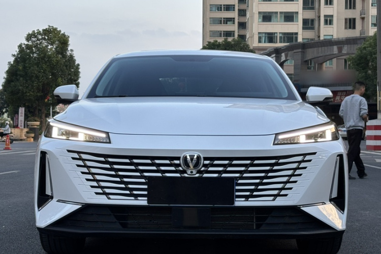 长安 逸动 2024款 1.5T GDI自动 尊贵型车身外观6008