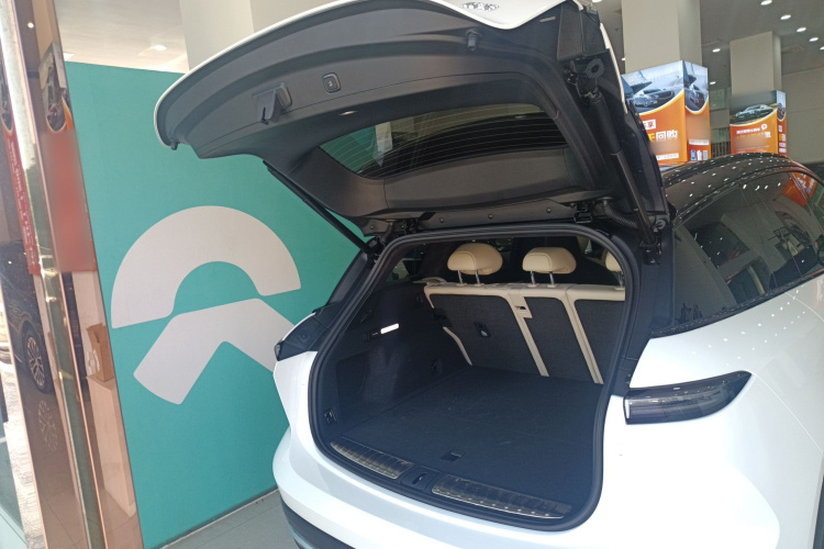 蔚来ES6 2024款 75kWh机舱底盘23