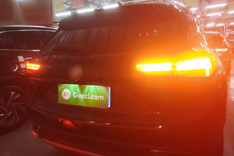 别克 2022款 改款 昂科威S 552T 两驱豪华型车身外观6