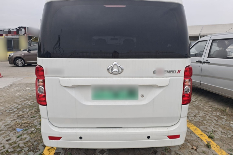 长安凯程 长安睿行EM60 2025款 客运版 舒适型 6座 300km 背掀门车身外观6