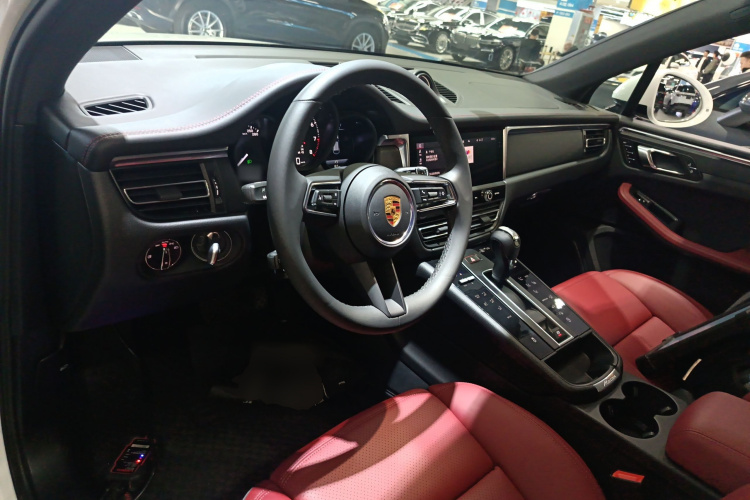 保时捷 2022款 Macan 2.0T中控内饰12