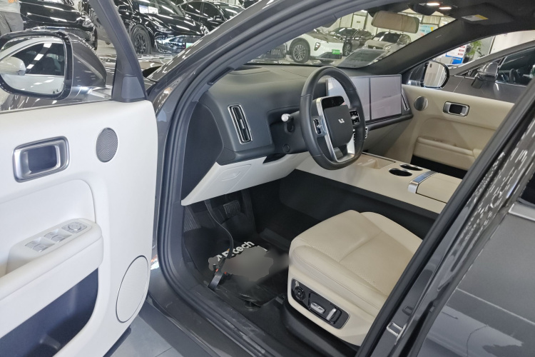 理想汽车 理想L7 2023款 Pro中控内饰20