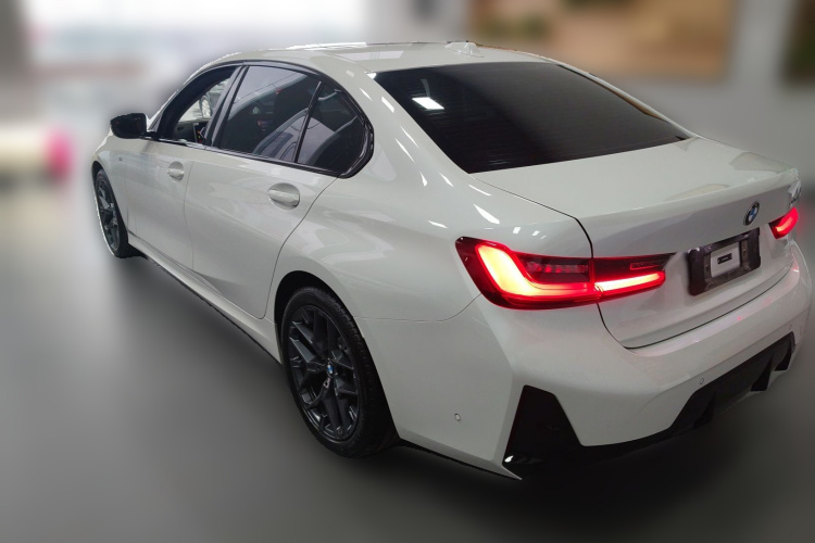 宝马3系 2025款 330Li M运动曜夜套装车身外观5